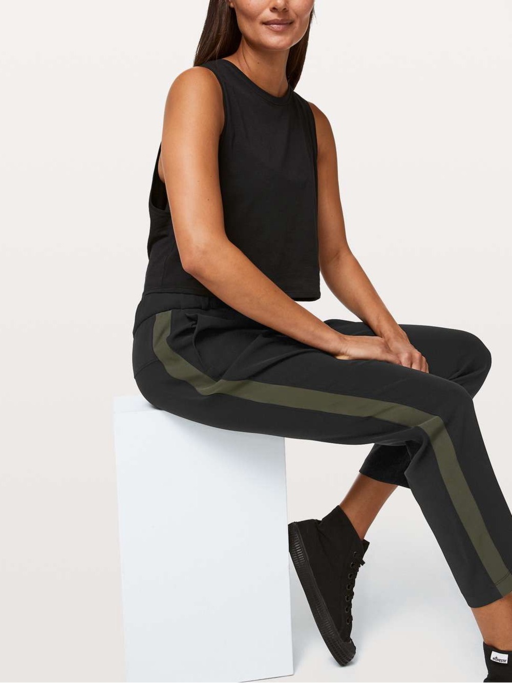 lululemon On the Fly Pant Woven *Track Stripe Black Ankle Pants Size 4